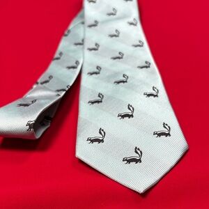 Summer Ties light blue silk skunk tie. NWOT!